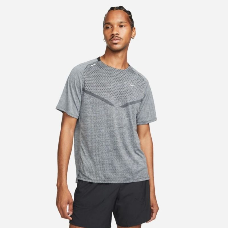 Nike Men's Dri-FIT ADV Techknit Ultra Short Sleeve Men's Tops - BlackToe Running#colour_black-smoke-grey-reflective-silver