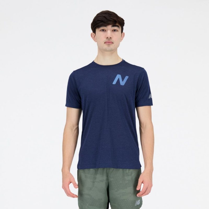 New Balance Men's Graphic Impact Run Short Sleeve Men's Tops - BlackToe Running#colour_navy