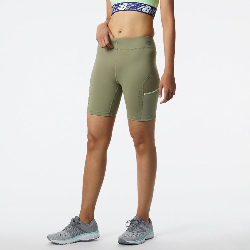 New Balance Women'Q Speed Utility Fitted Short - BlackToe Running#colour_olive-leaf